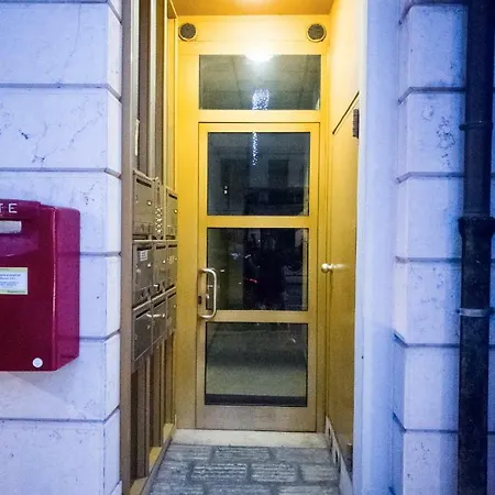 Giardini Apartment *