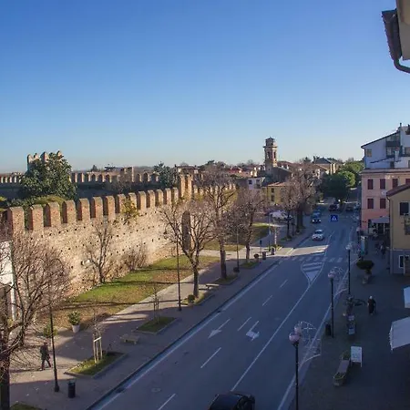 Giardini Apartman *